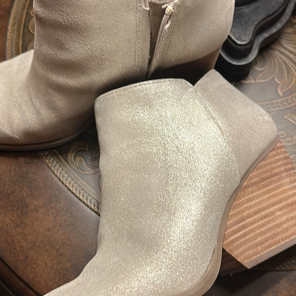 Toms Shoes - Toms gold metallic boots